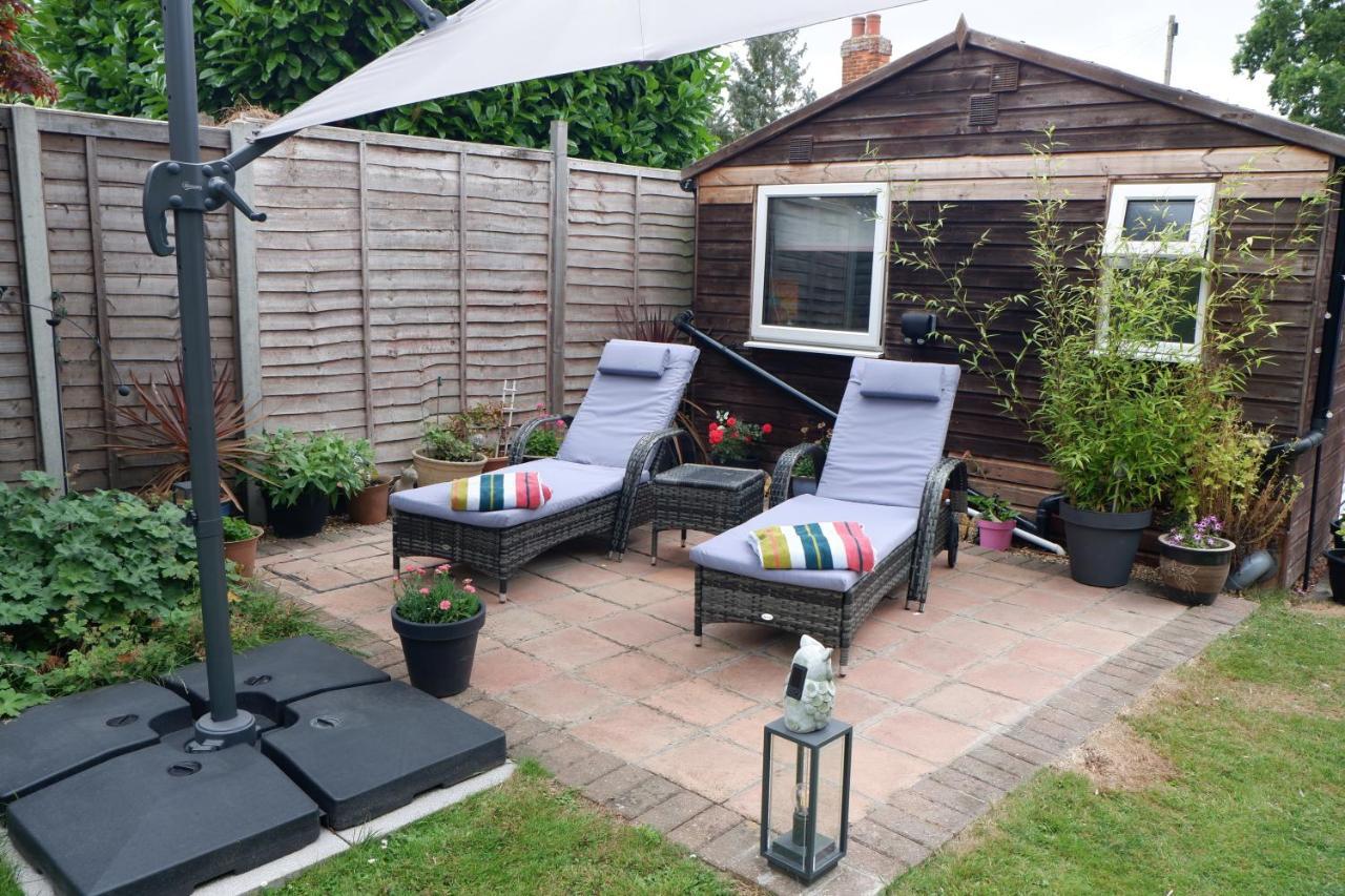 The Garden Suite Holt Holt  Bagian luar foto