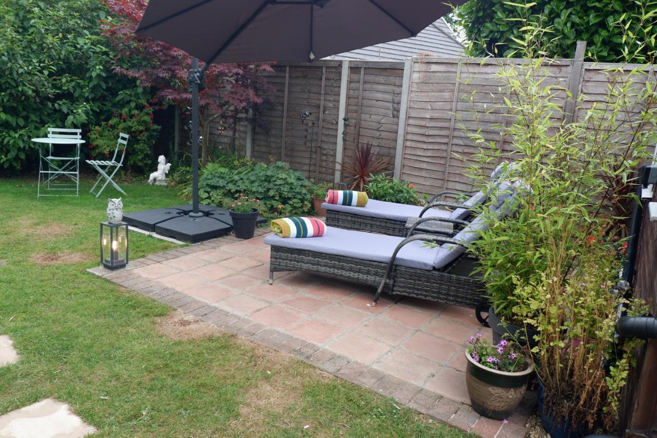 The Garden Suite Holt Holt  Bagian luar foto