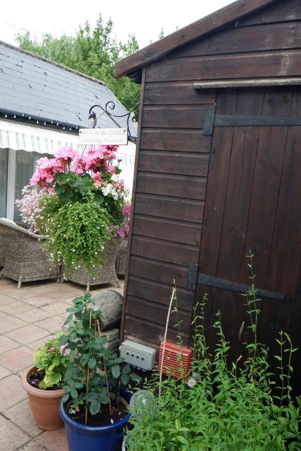 The Garden Suite Holt Holt  Bagian luar foto
