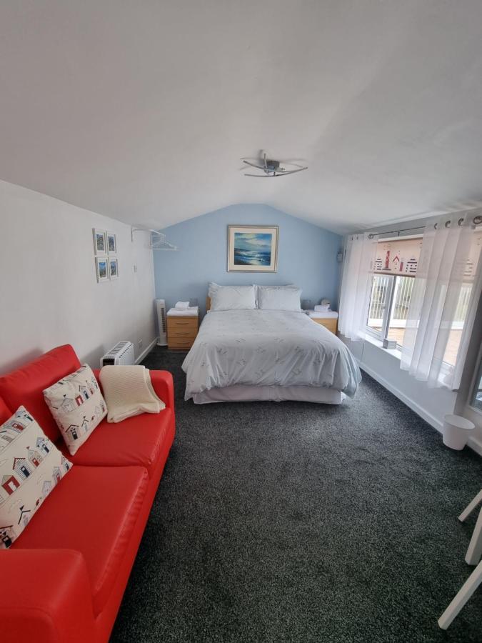 The Garden Suite Holt Holt  Bagian luar foto