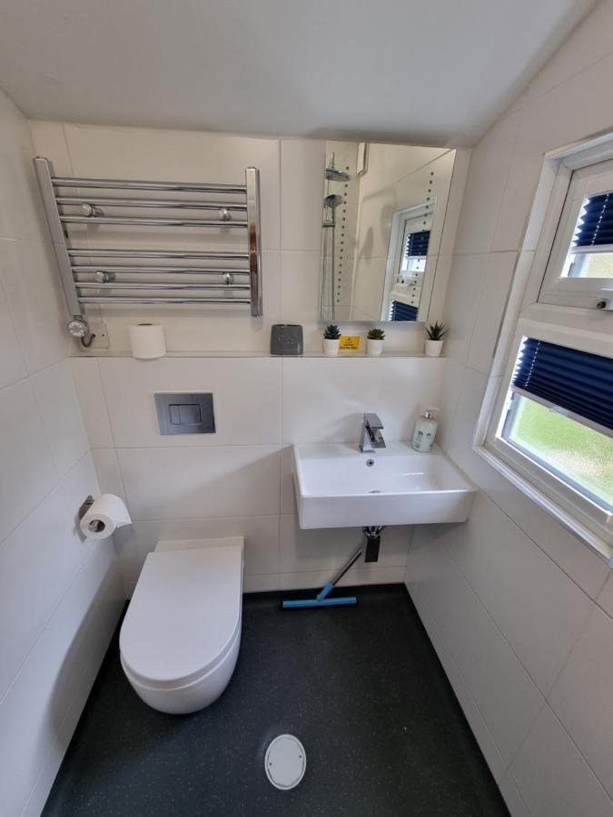 The Garden Suite Holt Holt  Bagian luar foto