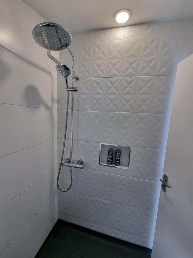 The Garden Suite Holt Holt  Bagian luar foto