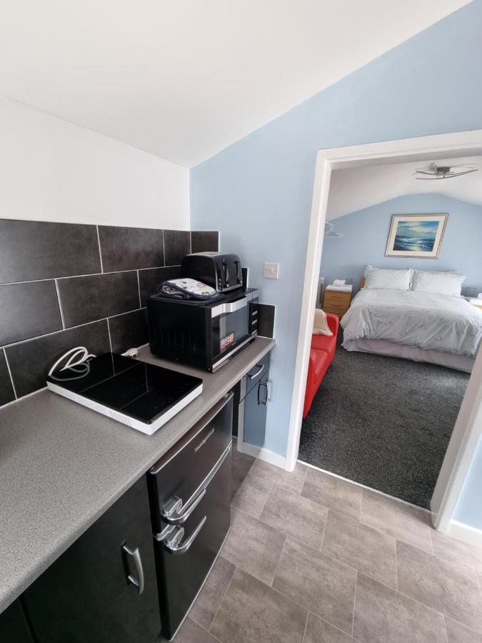 The Garden Suite Holt Holt  Bagian luar foto