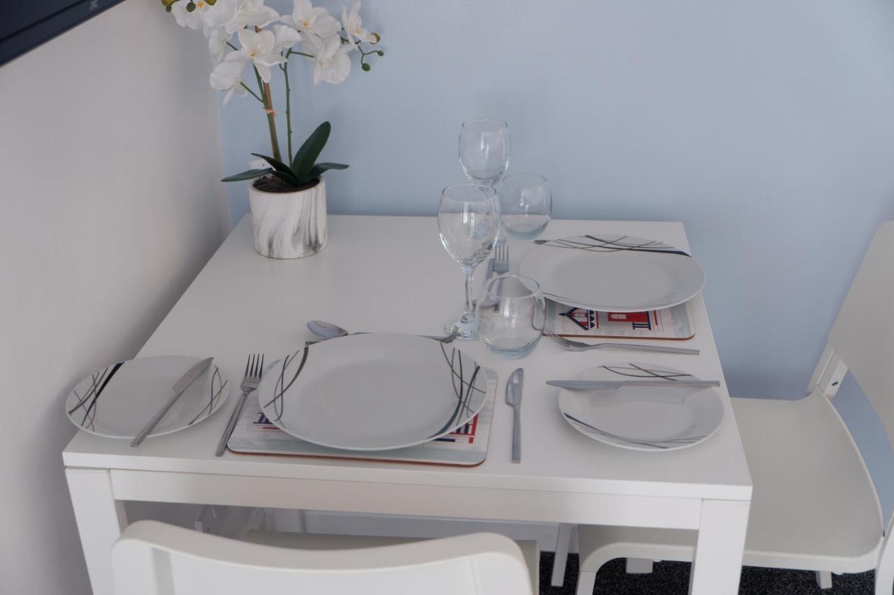 The Garden Suite Holt Holt  Bagian luar foto